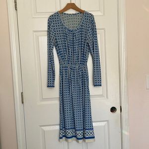 Women’s vintage blue and white patterned dress